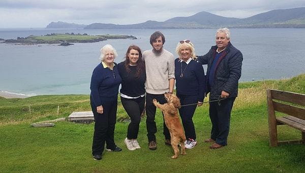 Pansiyonu geçen yıl işleten Lesley Kehoe ve Gordon Bond, Dublin'deki işlerini bırakarak geldikleri adada çok mutlu bir altı ay geçirdiklerini söyledi.