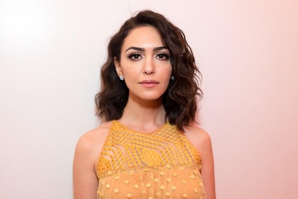 İran kökenli İngiliz oyuncu Nazanin Boniadi,