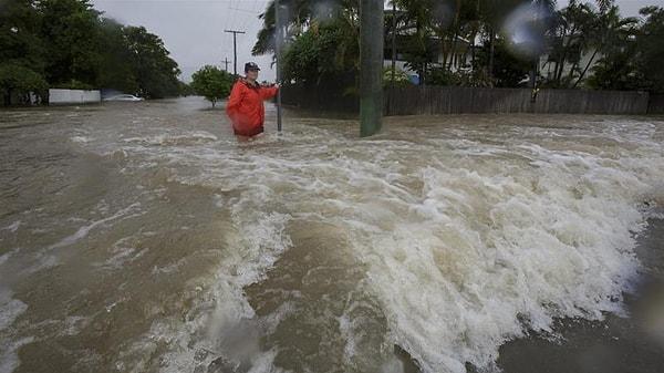 Queensland meteoroloji servisi, yağmurun şimdilik durduğu bildirdi
