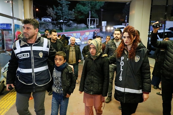 Karne Aldıktan Sonra Kaybolmuşlardı: İki Kardeş Notları Kötü Diye Korkup Kaçmışlar