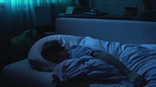 8. Gece uyurken ısıyı minimuma düşürün, özellikle sabah işe gidecekseniz gece uyumadan kapatabilir, yalnızca işten döndüğünüzde yakabilirsiniz.