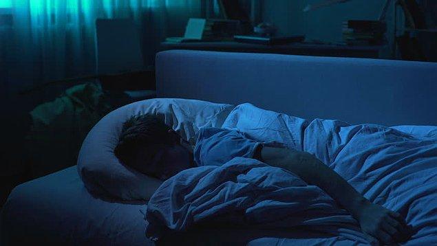 8. Gece uyurken ısıyı minimuma düşürün, özellikle sabah işe gidecekseniz gece uyumadan kapatabilir, yalnızca işten döndüğünüzde yakabilirsiniz.