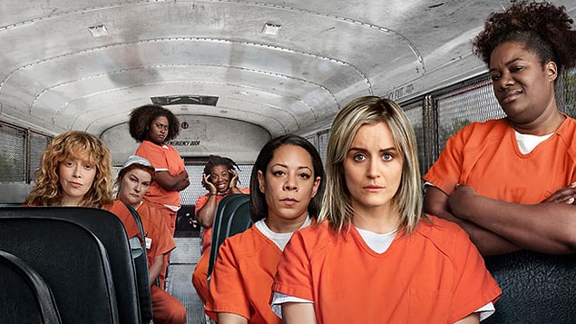 4. Tamam tamam, hadi işin öbür yüzüne girelim. Bir kadın hapishane dizisi 'Orange is the New Black'in eşcinsel sahnelerini yayınlayabilecek bir kanal hayal edebiliyor musunuz?