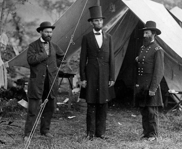 Abraham Lincoln adını mutlaka duymuşsunuzdur. Kendisi sporcu kimliğinin yanı sıra Amerika Birleşik Devletleri tarihinin en uzun boylu başkanı olarak da bilinir.