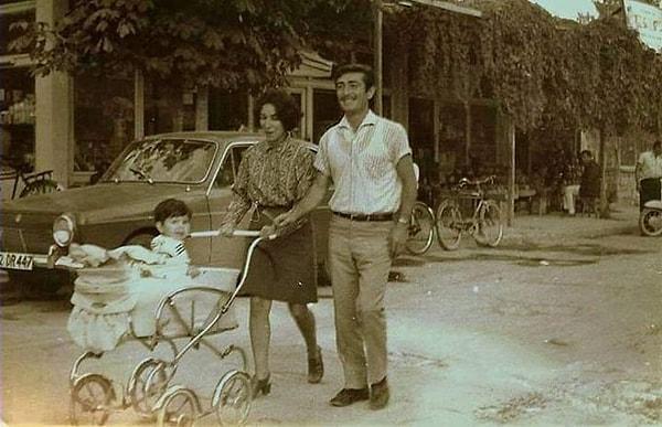 3. Hafta sonu bebekleri ile gezmeye çıkmış bir çift, Konya, 1970.