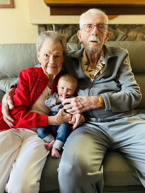 13. 5 nesil, 93 yıl fark ve sevgi dolu 72 yıl.