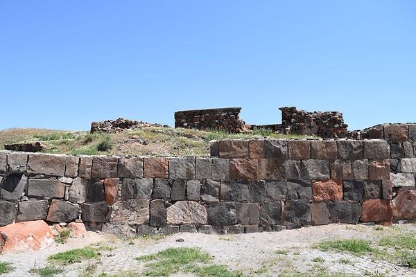 M.Ö. 8. yüzyılın ortalarında Urartuların etki alanı Suriye’ye doğru genişlemeye başlamıştı.