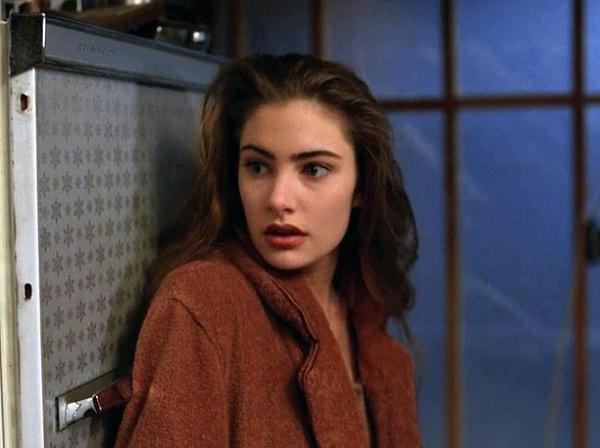 5. Twin Peaks (1990 – 1991)