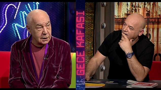Teve2'de yayınlayan 'Gece Kafası' adlı programa katılan Mazhar Alanson, stüdyoya gelen sanatçı genci yayından gönderince; tepkilerin odağı haline geldi!