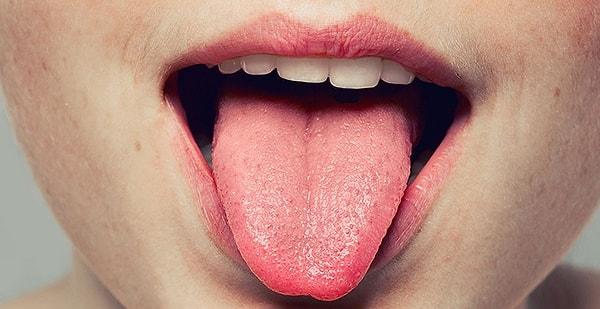 2. Ağzınızı hissetmeye devam etmek istiyorsanız geciktirici kullanılmış penise yapmayın.