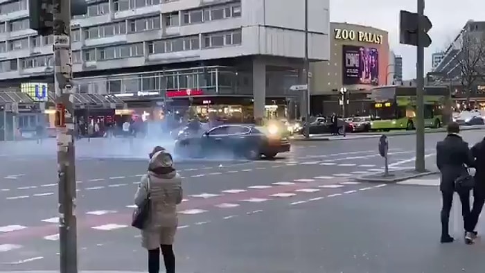 Almanya'nın Başkenti Berlin'de Türklerin Düğün Konvoyu Tepki Çekti: Drift Atıp, Lastik Yaktılar!