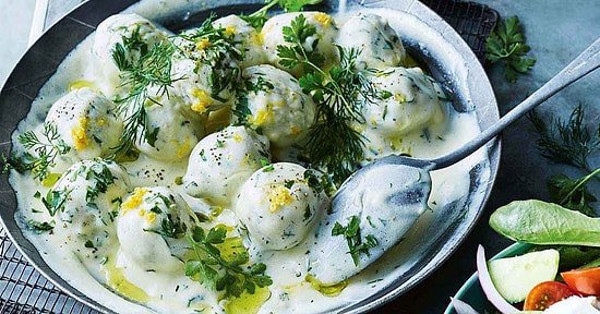 Limon Soslu Tavuk Köfte Tarifi: Akşam Yemeğinde Limon Soslu Tavuk Köfte Nasıl Yapılır?