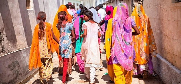 В Индии старшеклассницы были вынуждены раздеться, чтобы доказать, что у них нет менструации