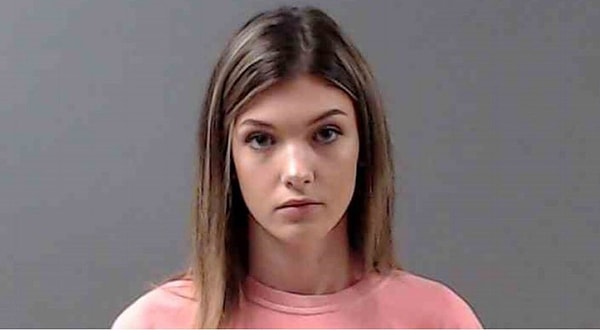 14. Въехала в магазин Waffle на автомобиле