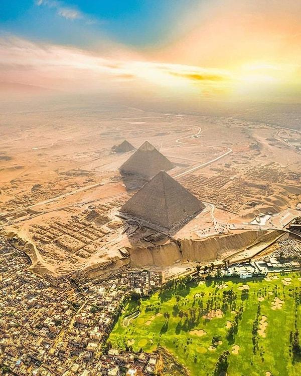 9. Mısır'daki piramitlerin havadan görünüşü ❤️