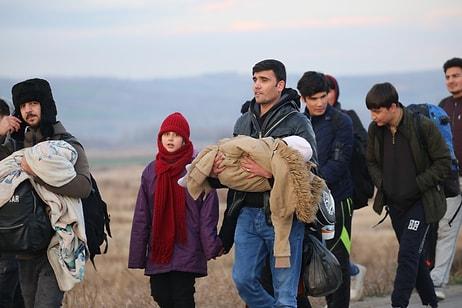 Sınırdan Manzaralar: Kontrolün Kaldırılmasının Ardından Mülteciler Edirne'ye Doğru Yürümeye Başladı