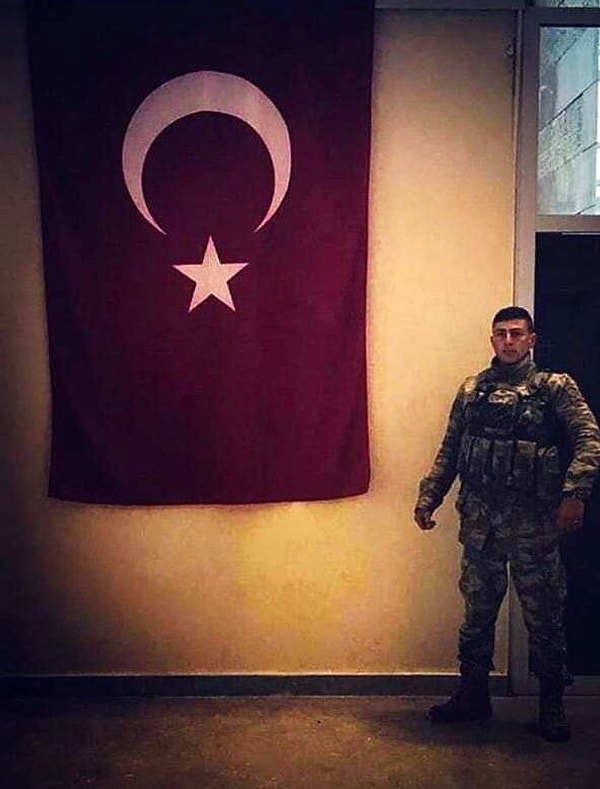 Develi Kaymakamı Murat Duru, şehidin babaevini ziyaret ederek aileye taziye dileklerini sundu.