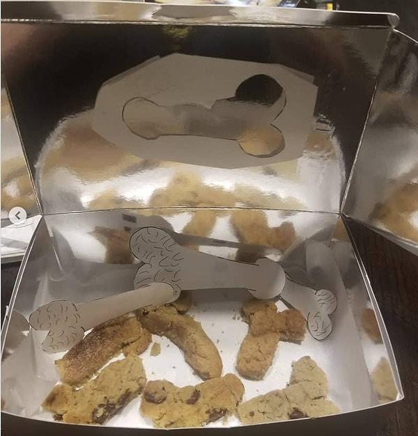 15. Kardeşine bu penis kurabiyelerini yapıp, iş arkadaşlarıyla da paylaşabilmesi için ofisine gönderen bu abla: