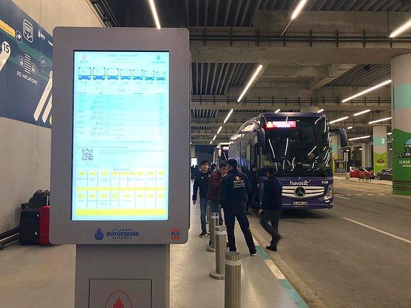 📌 İstanbul Havalimanı'nda İstanbulkart'ı sanki sadece IETT otobüslerinde kullanılacak bir biletmiş gibi konumlandıran bu uygulama, HAVAİST de dahil diğer ulaşım araçlarındaki kullanımı azalmasına sebep oluyor.
