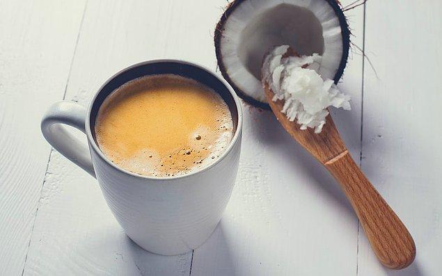 8. Sabah kahvenize bir çay kaşığı hindistan cevizi yağı eklemenin sağlığınıza birçok faydası var.