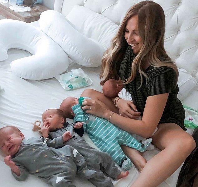 Lindsay ve Syman'ın dördüzleri şu anda 7 haftalıklar. Ayrıca bebekler oldukça mutlu ve sağlıklı.