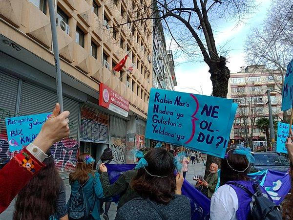 8 Mart Dünya Kadınlar Günü için İstanbul'daki ilk buluşma noktası Kadıköy'dü. 👇