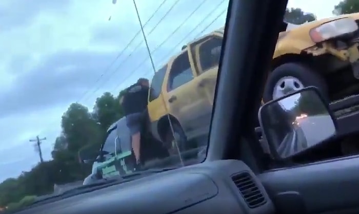 Çekilen Aracını Müthiş Bir Plan ile Geri Alan Adamın Çılgın Anları!