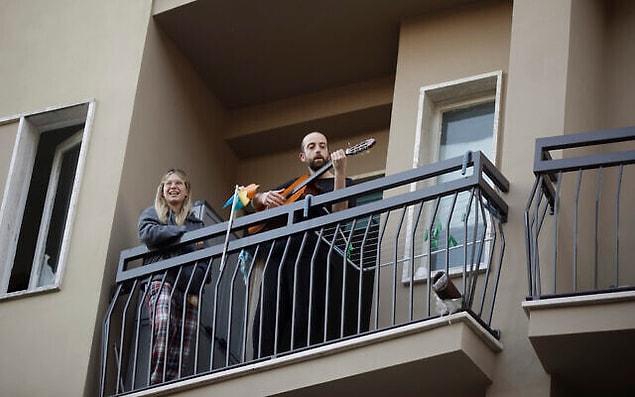 "Öyle eğleniyorlar ki..."