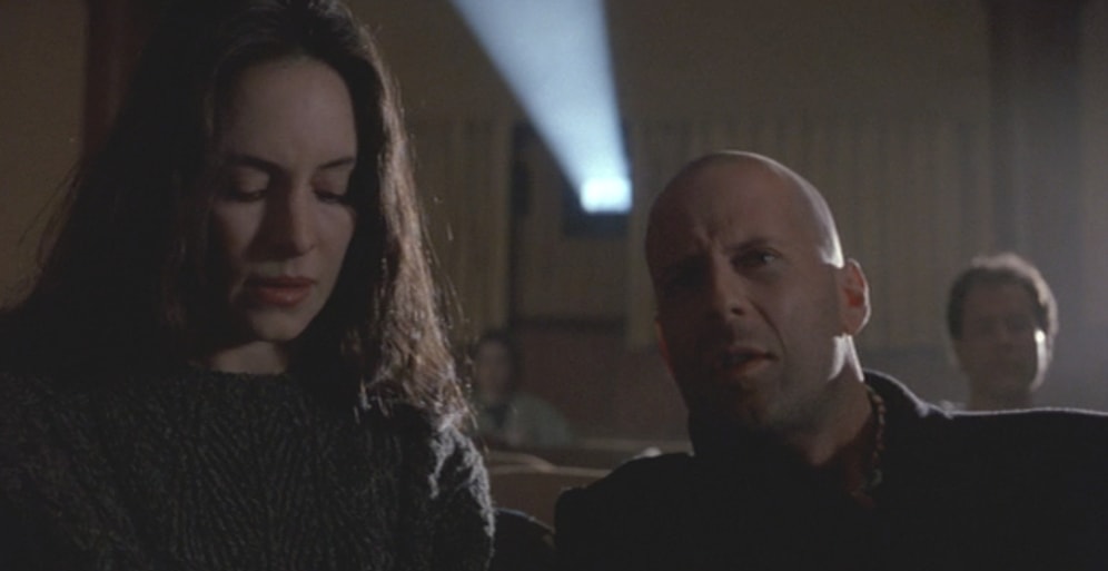 İçişleri Bakanlığı Duyurdu: Sinemalar, Tiyatrolar, Kahvehaneler ve Lokantalar Kapatılıyor