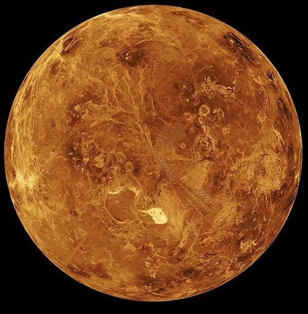 1. Venüs gezegeninde bir günün süresi bir yıldan daha uzundur.
