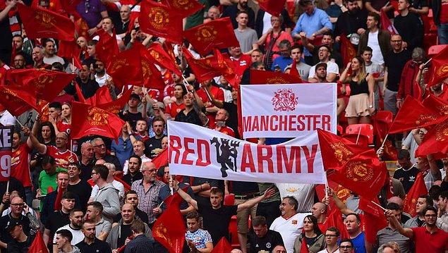 7. Manchester United, kalan maçların seyircisiz oynanması veya iptal olması durumunda maç günü ve diğer geçici çalışanlarının maaşlarını ödeyecek.