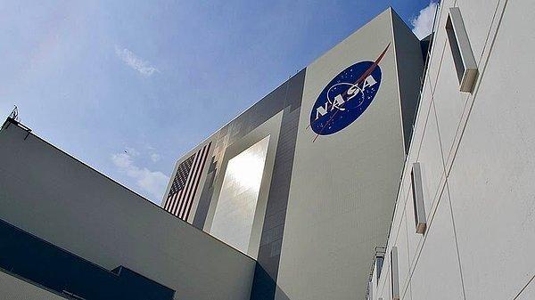 NASA, Ay roketi çalışmalarını askıya alıyor