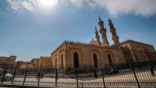Mısır’da kilise ve camiler iki hafta süreyle kapatıldı