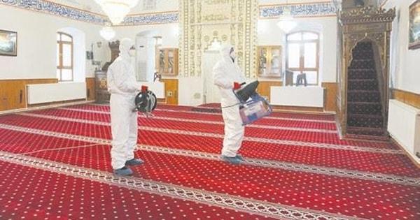 2. Başkent'in büyük camileri başta olmak üzere tüm camilerinde temizlik çalışmaları devam etti.