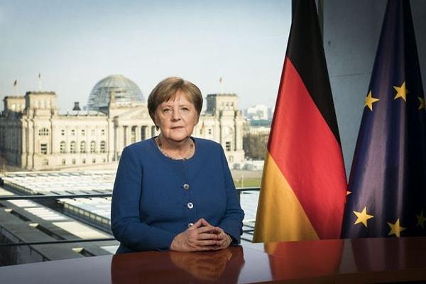 Almanya'da iki kişiden kalabalık toplanmalar yasaklandı, Merkel kendisini karantinaya aldı