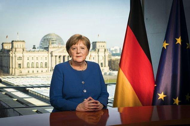Almanya'da iki kişiden kalabalık toplanmalar yasaklandı, Merkel kendisini karantinaya aldı
