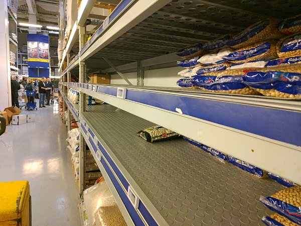 Genelgeye göre, market içindeki en fazla müşteri sayısı, müşteriye doğrudan hizmet sunulan toplam alanın onda biri kadar olacak.