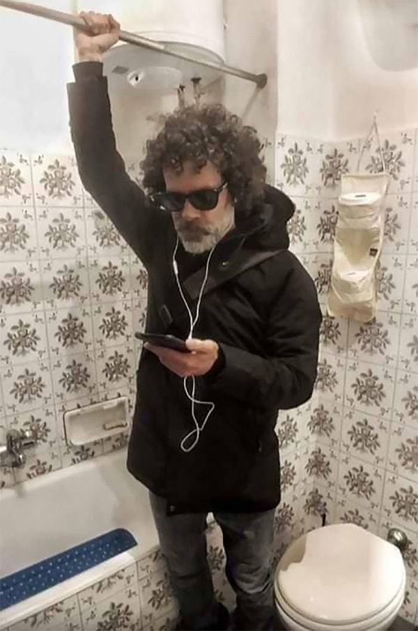 13. Эксперты рекомендуют соблюдать ежедневные ритуалы, даже работая дома...