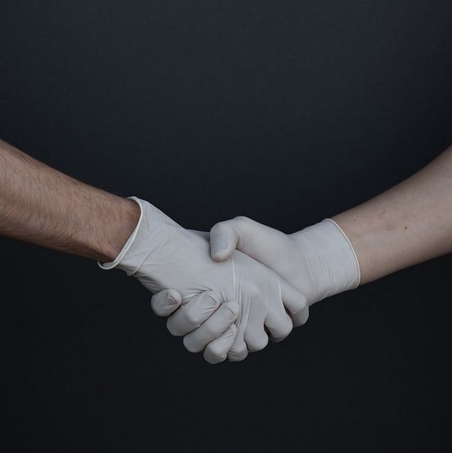 Eğer astım, ciğer, kalp ve böbrek hastalıkları, diyabet ya da bağışıklık sisteminiz ile alakalı bir rahatsızlığınız varsa ve bu belirtileri gösteriyorsanız çok geç olmadan bir doktor ile görüşün.