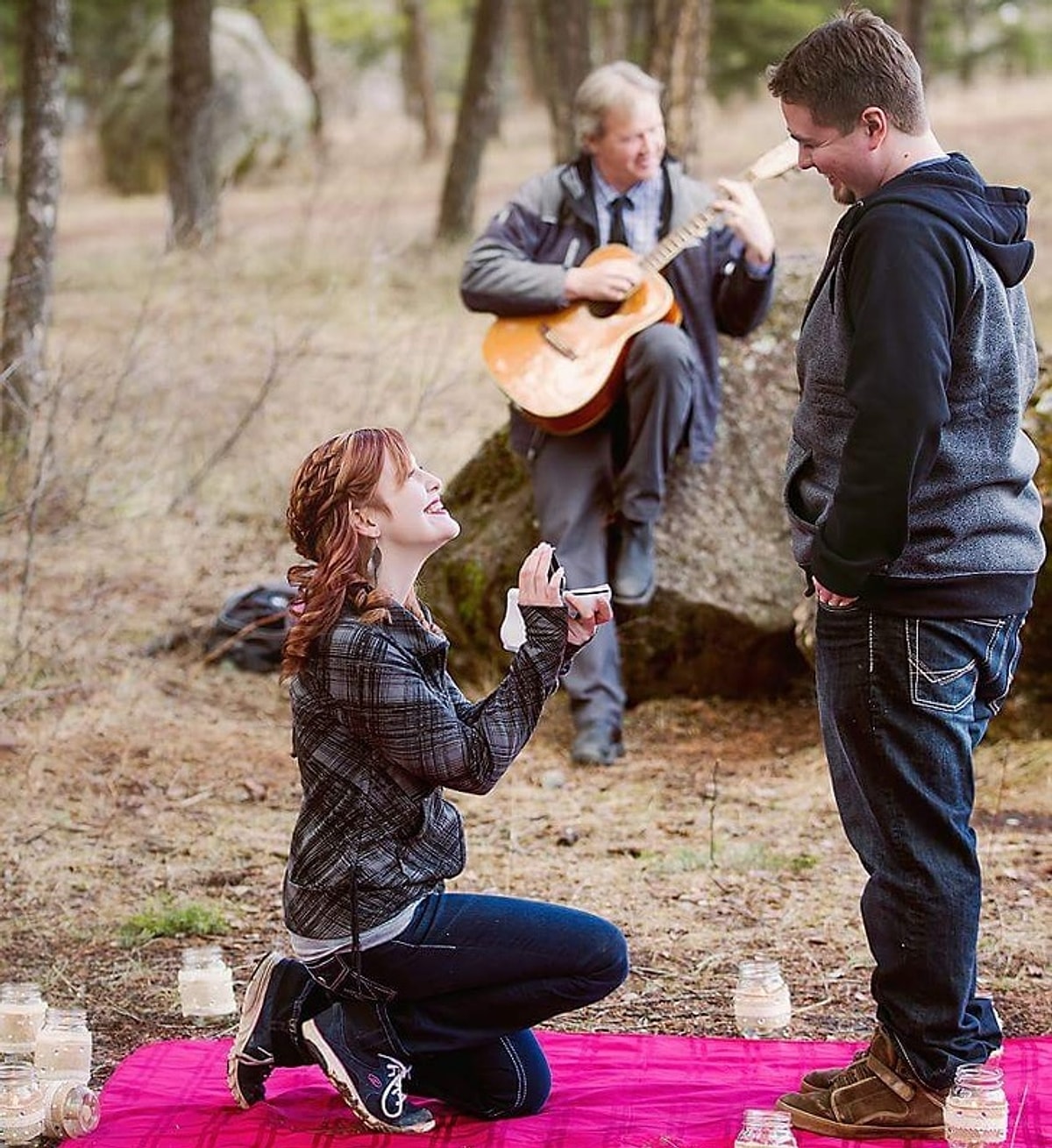 А ты сделал дз мем. Какие пранки можно сделать. Парень делает предложение. Что не так делает этот парень. Какие пранки сделать для мальчика.