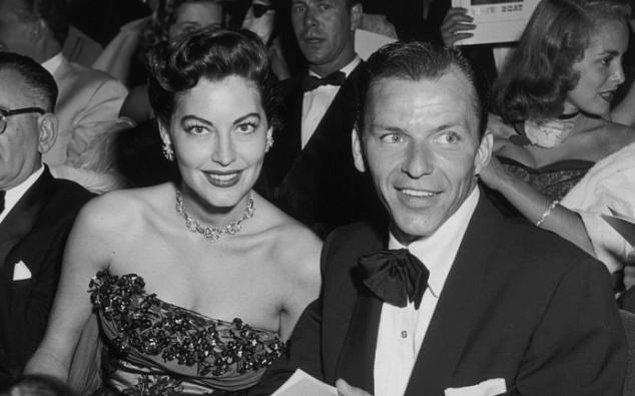 5. Frank Sinatra'nın mafya ile derin bağlantıları olan, aşırı kıskanç bir eşti. Bir defasında eşi Ava Gardner ile tartışırken, yatağa silahı ile ateş edip onu korkutmaya çalışmıştır.