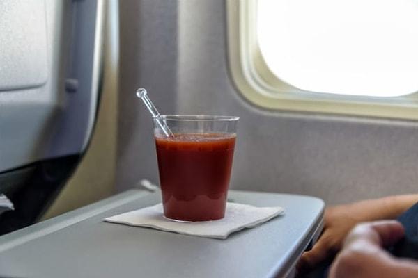 5. Domates suyu neden bu kadar popüler bir uçak içeceği olmuştur?