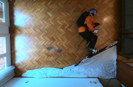 Koronavirüs Salgını Yüzünden Sabırsızlıkla Beklediği Tatili İptal Olan Adam, Evde Stop Motion Kayak Yaptı