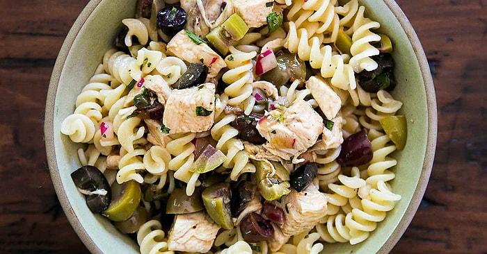 Tavuklu Makarna Salatası Tarifi: Hem Doyurucu Hem de Sağlıklı Nefis Tavuklu Makarna Salatası Nasıl Yapılır?