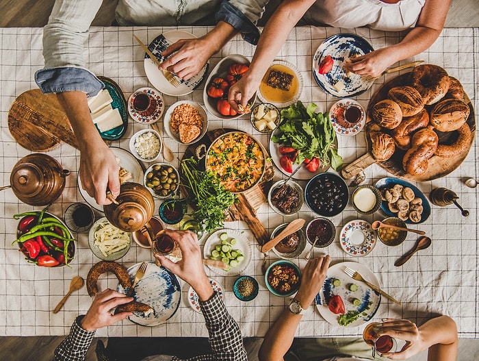 Takipçilerimize Sorduk: İşte En Sevilen Yemek Geleneklerimiz