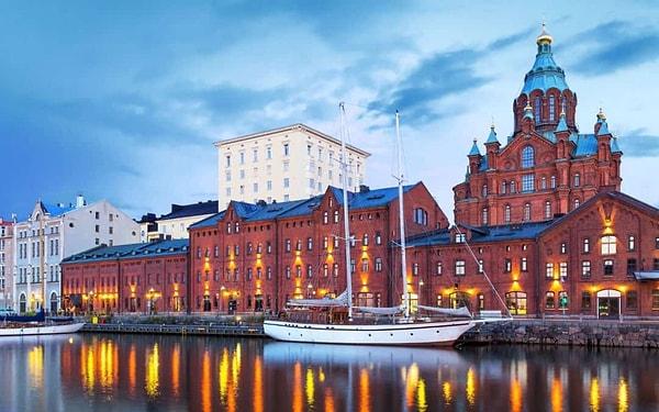 Finlandiya'nın başkenti Helsinki kuruldu.