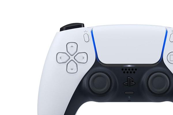 Oyuncuların oyun oynarken, bu ürünü kendi parçalarıymış gibi hissetmelerini hedeflediklerini söyleyen Sony farklı el boyutlarına sahip oyunculara denetmiş.