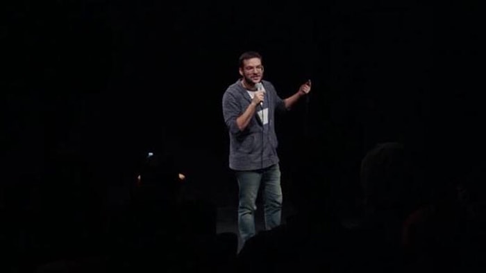 Stand-up'çı Emre Günsal, Atatürk ve Mevlana'ya Hakaret Ettiği Gerekçesiyle Tutuklandı