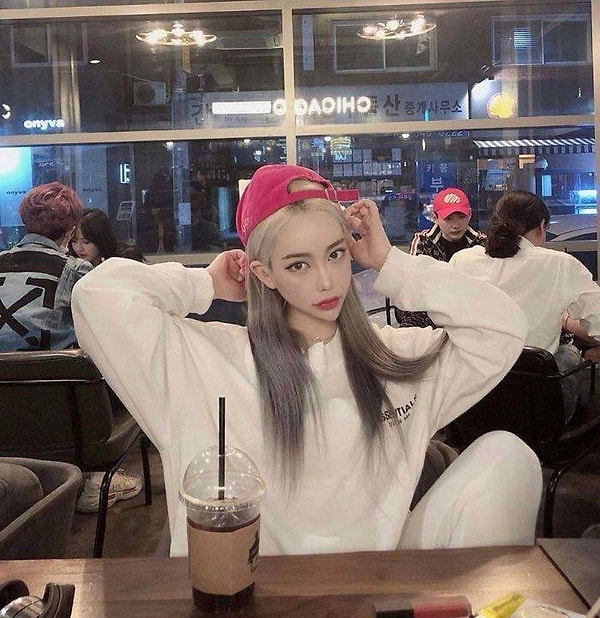 4. Ее лицо можно было бы использовать для изучения тригонометрии!