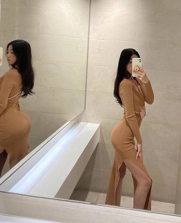 12. Чудо-зеркало, которое увеличивает попу?